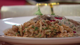 Festliches Geschnetzeltes mit Weißwein-Pilzrahmsoße und Spätzle 
