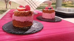 Fruchtige Schoko-Beerentörtchen