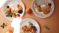Gegrillte Aprikosen mit Pinienkern-Crumble