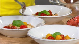 Geschmorte Tomaten mit Oregano und weißen Bohnen 