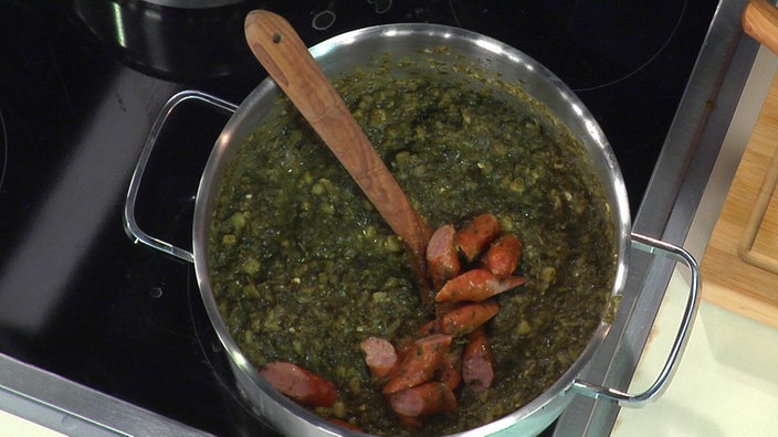 Grünkohleintopf mit Mettenden und Kartoffeln 