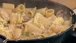 Wirsing-Hack-Pasta mit Bergkäse