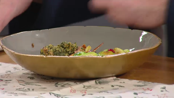 Hühnchen in der Walnusskruste mit Pastinakenpüree und Rosenkohl