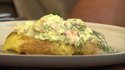 Kartoffelwaffeln mit Avocado-Lachs-Creme