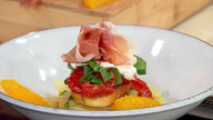 Kohlrabisalat mit Orangenvinaigrette und Tomaten-Tatar