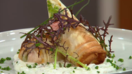 Lachs-Lauch-Strudel mit Lauch-Dip 