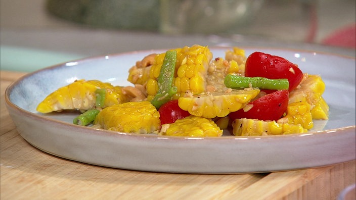 Frischer Maissalat nach thailändischer Art