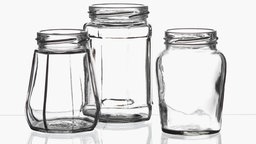 Drei leere Gläser für Marmelade unterschiedlicher Form ohne Deckel