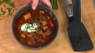 Deftige Mitternachtssuppe – Gulaschsuppe mit Paprika und Kartoffeln