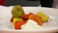 Winterliches Ofengemüse mit Ingwer-Kardamom-Quark-Dip