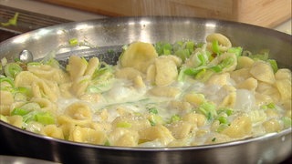 Orecchiette in cremiger Lauch-Zitronenthymian-Soße 