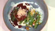 Rinderroulade getoppt mit frittierten Zwiebeln