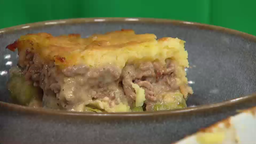 Rosenkohlauflauf mit Hackfleisch und Kartoffelpüree