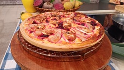 Rote-Bete-Quiche mit Ziegenkäse 