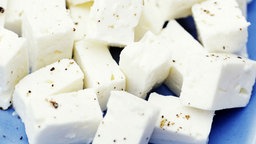 Schafskäse in Würfel geschnitten