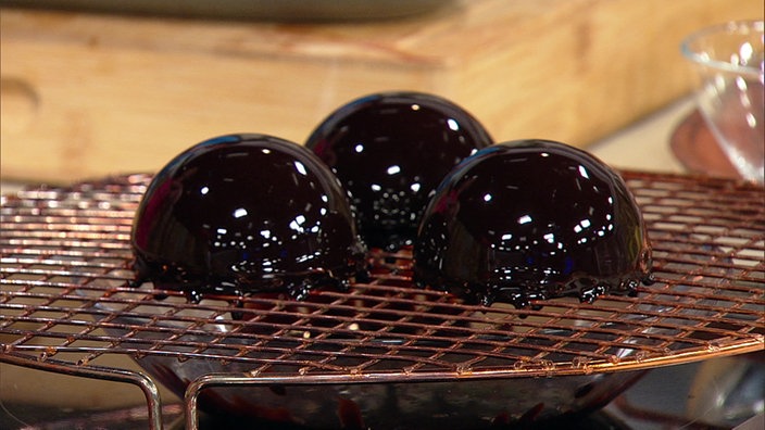 Schoko-Kirsch-Kuppeltörtchen