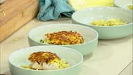 Gebratener Seelachs in Kartoffel-Kruste mit Knöpfle-Spitzkohl-Salat