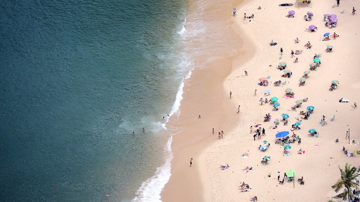 Brasilien, Rio De Janeiro: Blick auf einen Strand in Rio de Janeiro