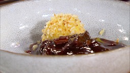 Rheinischer Sauerbraten mit Kartoffelknödeln und Rahmwirsing