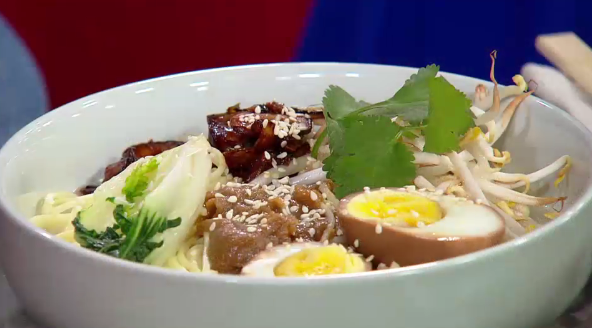 Tantanmen Ramen - japanische Nudelsuppe mit Sesam