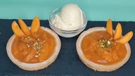 Tartelettes mit Aprikosen und Vanilleeis