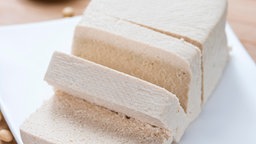 Tofu in Scheiben geschnitten 