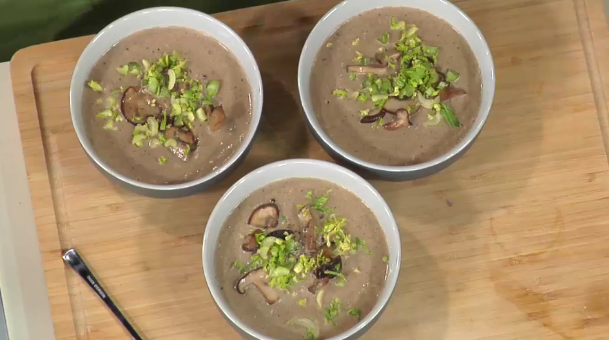 Walnuss-Pilzrahmsuppe