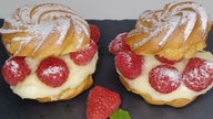 Windbeutel mit Himbeeren 