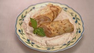 Warme Palatschinken mit Apfel-Füllung 