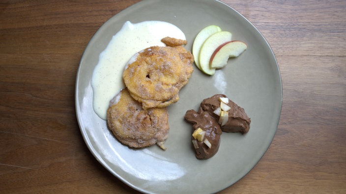 Apfelküchlein und Schoko-Birnen-Mousse