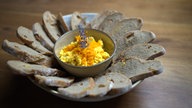 Kürbisbutter mit Apfel-Roggen-Dinkel-Brot