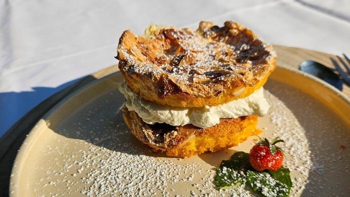 Stachelbeer-Baiser-Torte