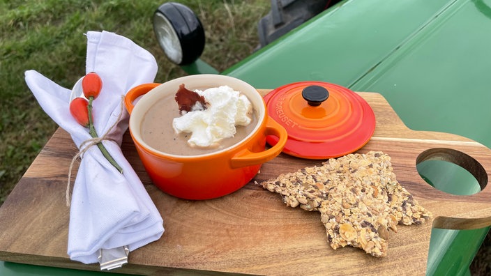 Maronensuppe mit Wildschweinschinken 