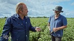 Björn Freitag und Pyt Sipma auf dem Feld.