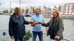  Björn Freitag, Kai Linnenbrügger und Frank Buchholz beim Anlegeschluck.