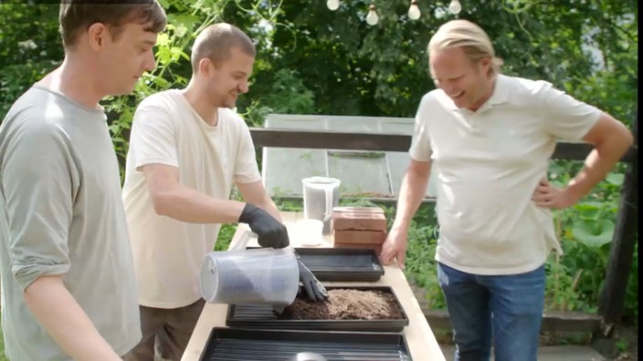 Steffen und Phillip Schröer mit Björn Freitag. 