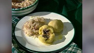 Gefüllte Kartoffelknödel mit warmem Krautsalat 