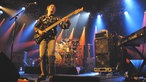 Ein Gitarrist von Snowy White bei den 28. Leverkusener Jazztagen 2007