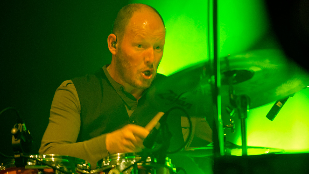 Schlagzeugdrummer in Nahaufnahme