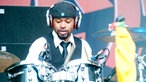 Nahmaufnahme vom Drummer von Blitz The Ambassador