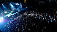 Das Publikum bei der Classic Rocknacht 2007, von oben sind Gov't Mule auf der Bühne zu sehen