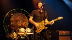 Barry Hay von Golden Earring an Gitarre und Mikrofon bei der Classic Rocknacht 2007
