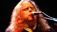 Nahaufnahme von Warren Haynes von Gov't Mule am Mikrofon bei der Classic Rocknacht 2007