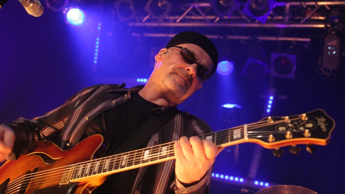 Paul Carrack bei Crossroads im Oktober 2005