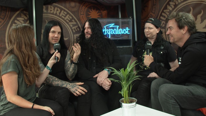 Arch Enemy im Interview beim Summer Breeze 2018