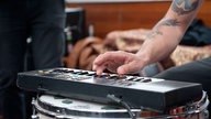 Grossaufnahme eines Keyboards der Band "Nicolas Sturm & das Klingen Ensemble"