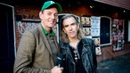 Justin Sullivan, Lead Sänger von New Model Army, mit Rockpalast-Moderator Manuel Unger.