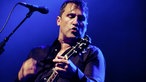 Rick McCollum in seiner Gitarre versunken
