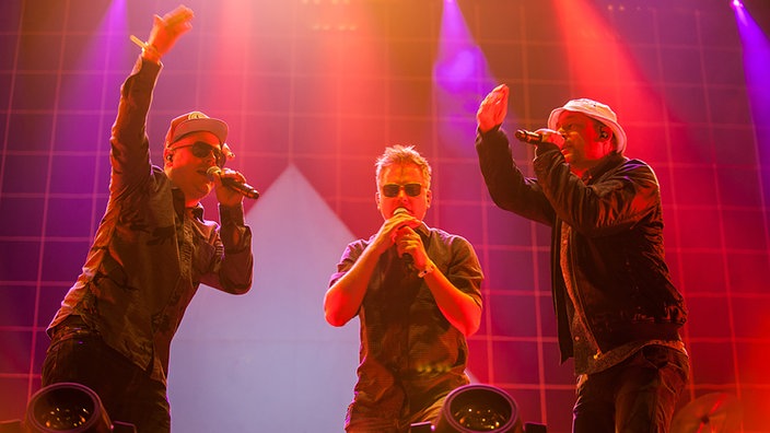 Alle drei Rapper von Fettes Brot nebeneinander