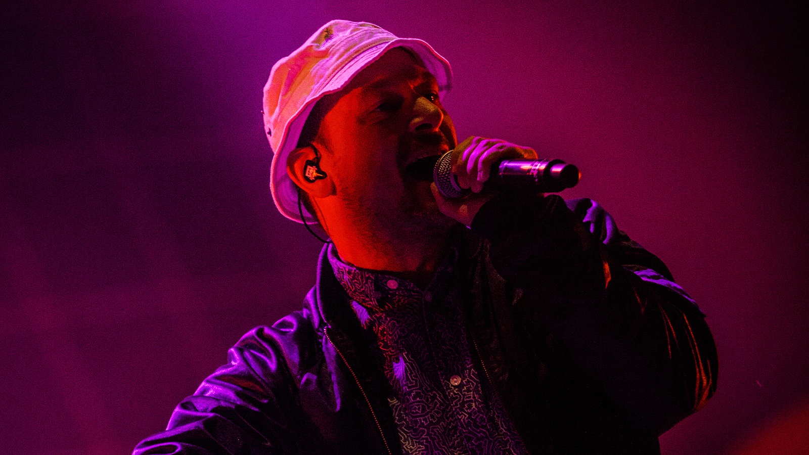 Rapper von Fettes Brot auf der Bühne